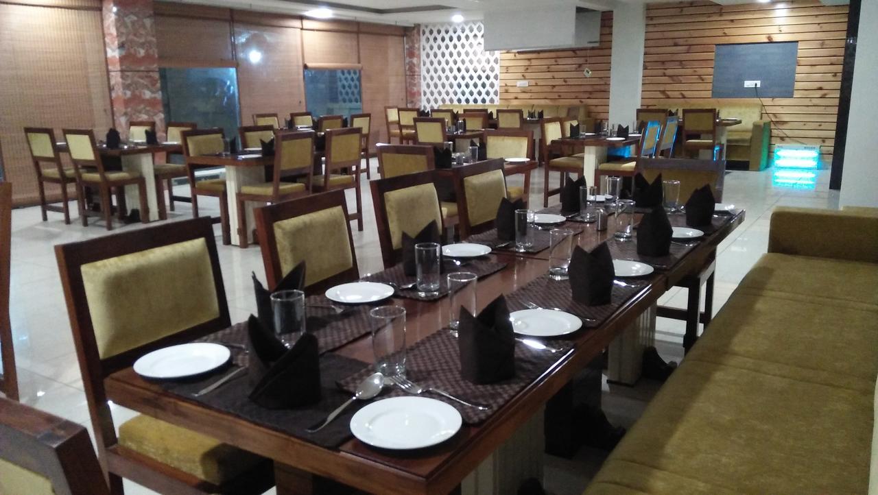 Hotel Neelam Moga Ludhiana Exterior photo