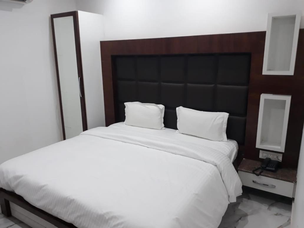 Hotel Neelam Moga Ludhiana Exterior photo